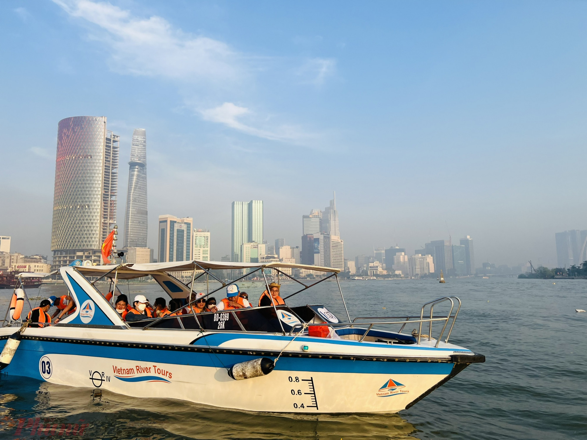 Qua lễ hội Sông Nước TPHCM lần thứ nhất năm 2023, ngành du lịch TP cùng các DN du lịch, lữ hành cũng tiến hành khảo sát, công bố nhiều sản phẩm du lịch đường thủy. - Ảnh: Quốc Thái