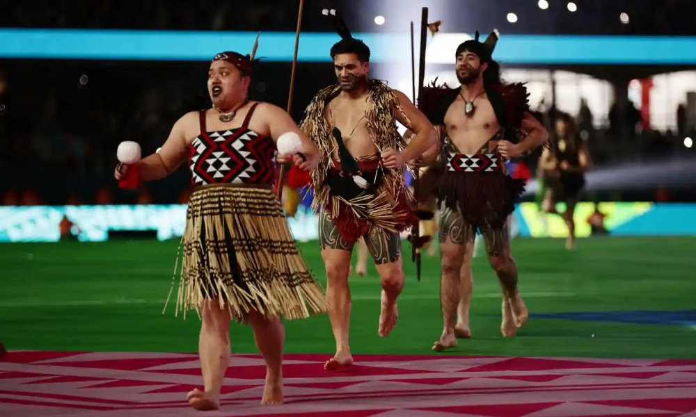 Những vũ công thể hiện nét văn hóa Maori trong lễ khai mạc. (Ảnh: David Rowland/Reuters)