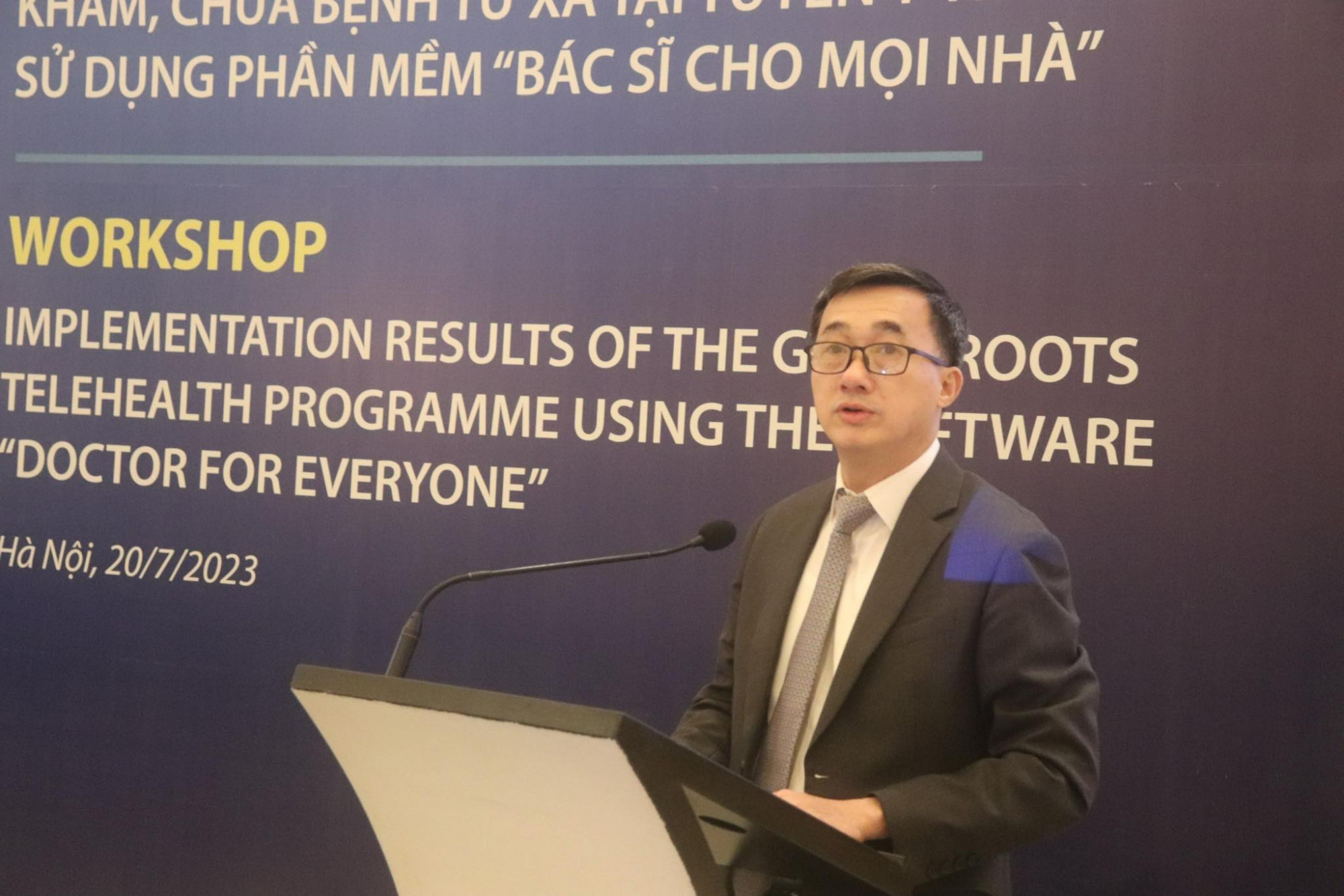 Thứ trưởng Bộ Y tế Trần Văn Thuấn cho biết sẽ sớm có quy định cụ thể để triển khai khám chữa bệnh từ xa hiệu quả, tạo điều kiện thuận lợi cả cho người dân cũng như người hành nghề
