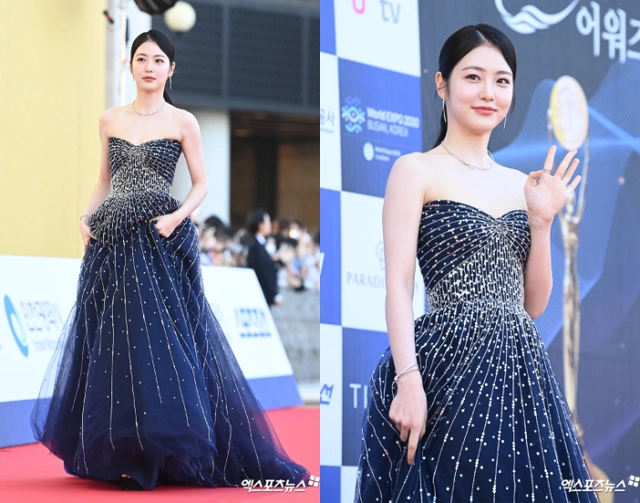 ''Ác nữ'' phim The Glory - Shin Ye Eun cũng tỏa sáng với vẻ đẹp ngọt ngào và làn da trắng sáng bật tông trong thiết kế đầm quây đính kết cầu kì.