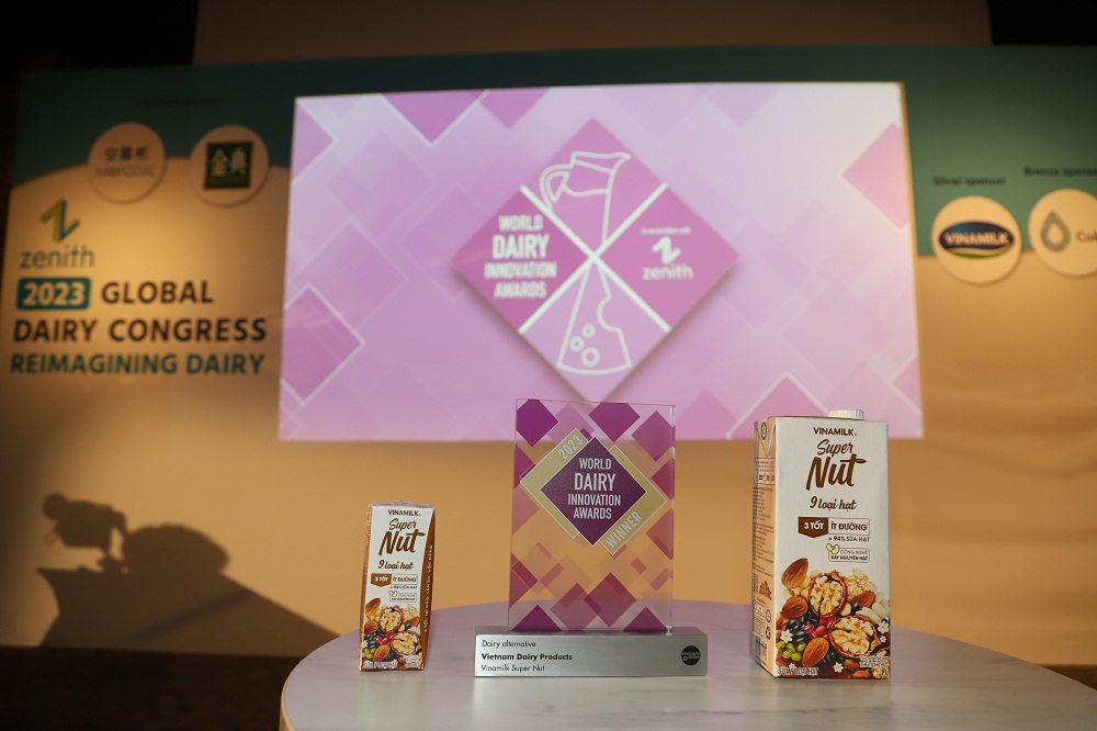 Sản phẩm Sữa 9 loại hạt Vinamilk Super Nut đã xuất sắc giành giải Quán quân ở hạng mục “Sản phẩm thay thế sữa tốt nhất” (Best Dairy Alternative)