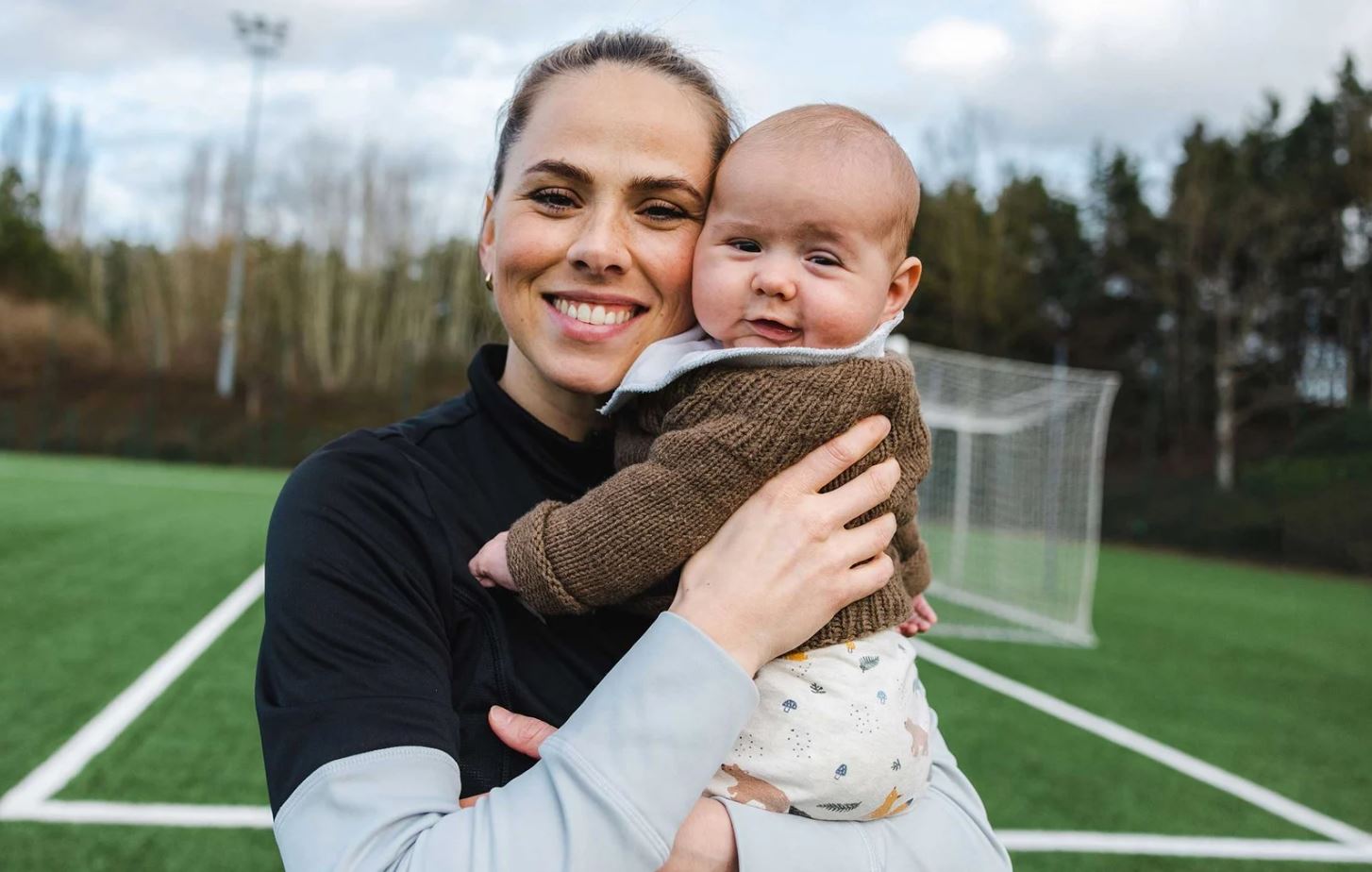 Tiền vệ người Iceland Sara Bjork Gunnarsdottir - Ảnh: Fifpro