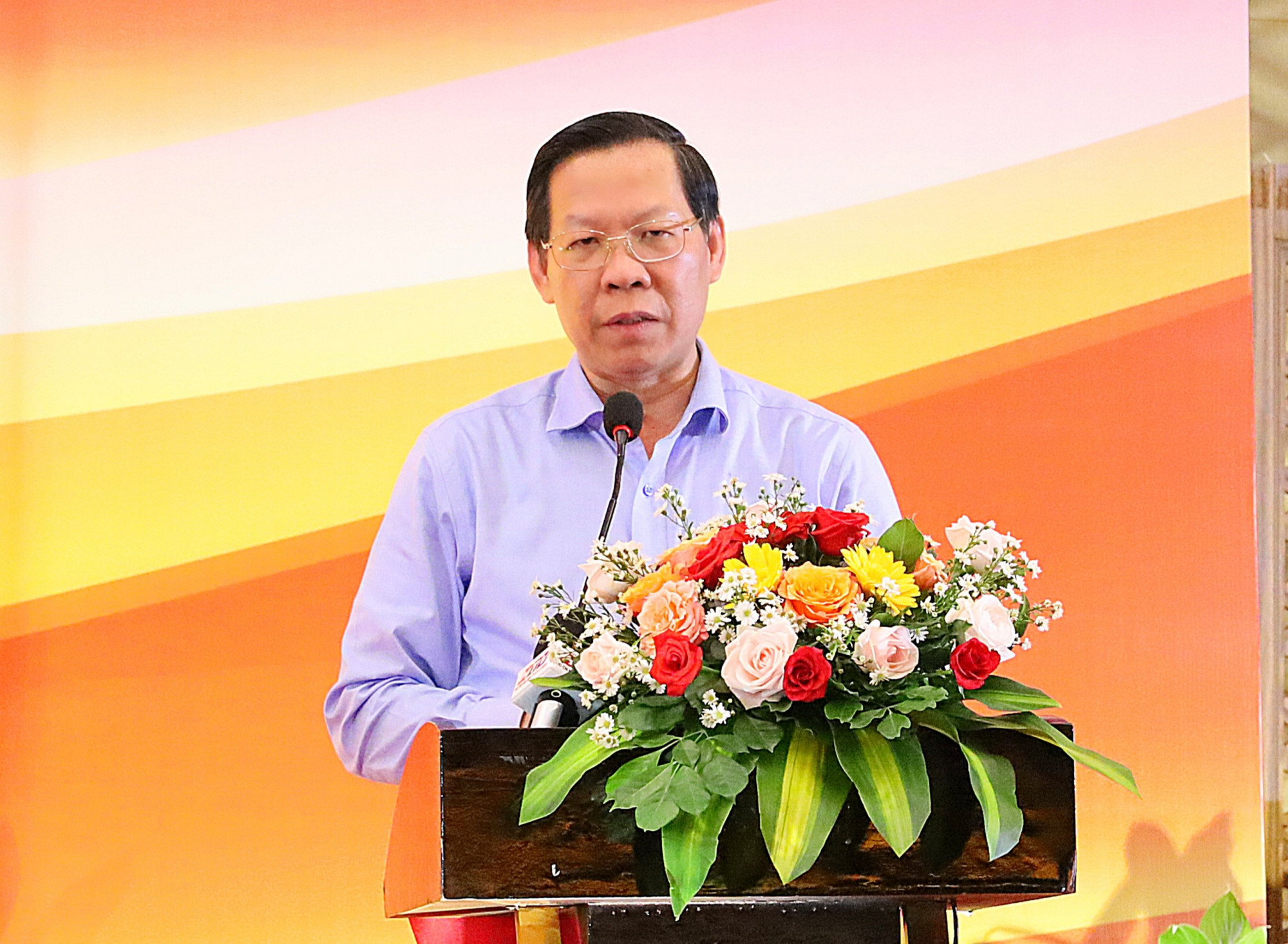 Ông Phan Văn Mãi - Chủ tịch UBND TPHCM phát biểu tại hội nghị
