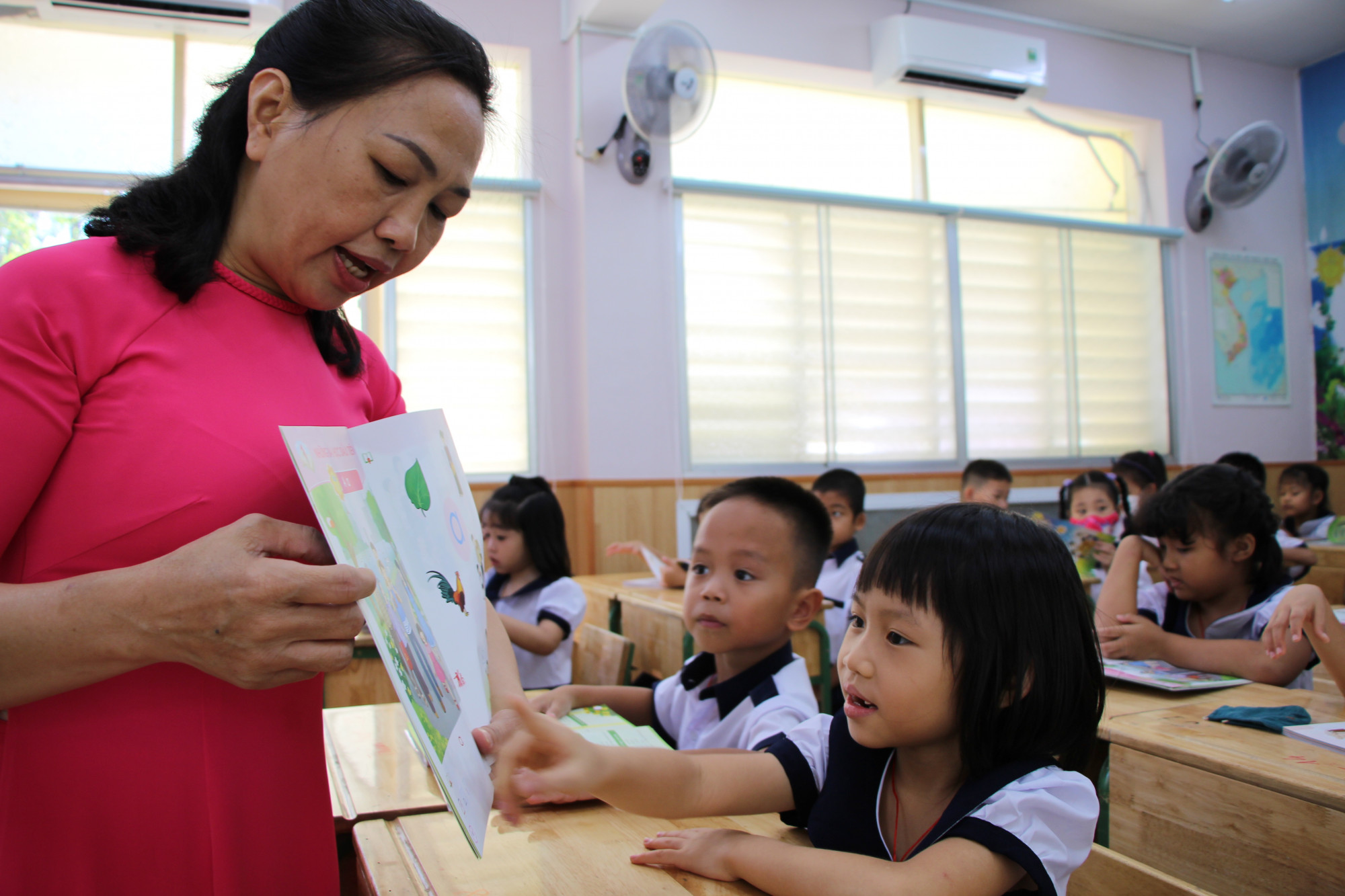 Để tuyển sinh trực tuyến trên cùng 1 hệ thống hiệu quả, TPHCM cần thống nhất kế hoạch tuyển sinh toàn thành phố (hình minh hoạ)