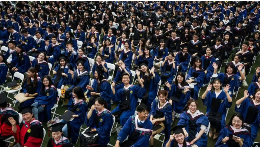 Kỷ lục 11,58 triệu sinh viên tốt nghiệp sẽ gia nhập thị trường việc làm của Trung Quốc vào năm 2023.