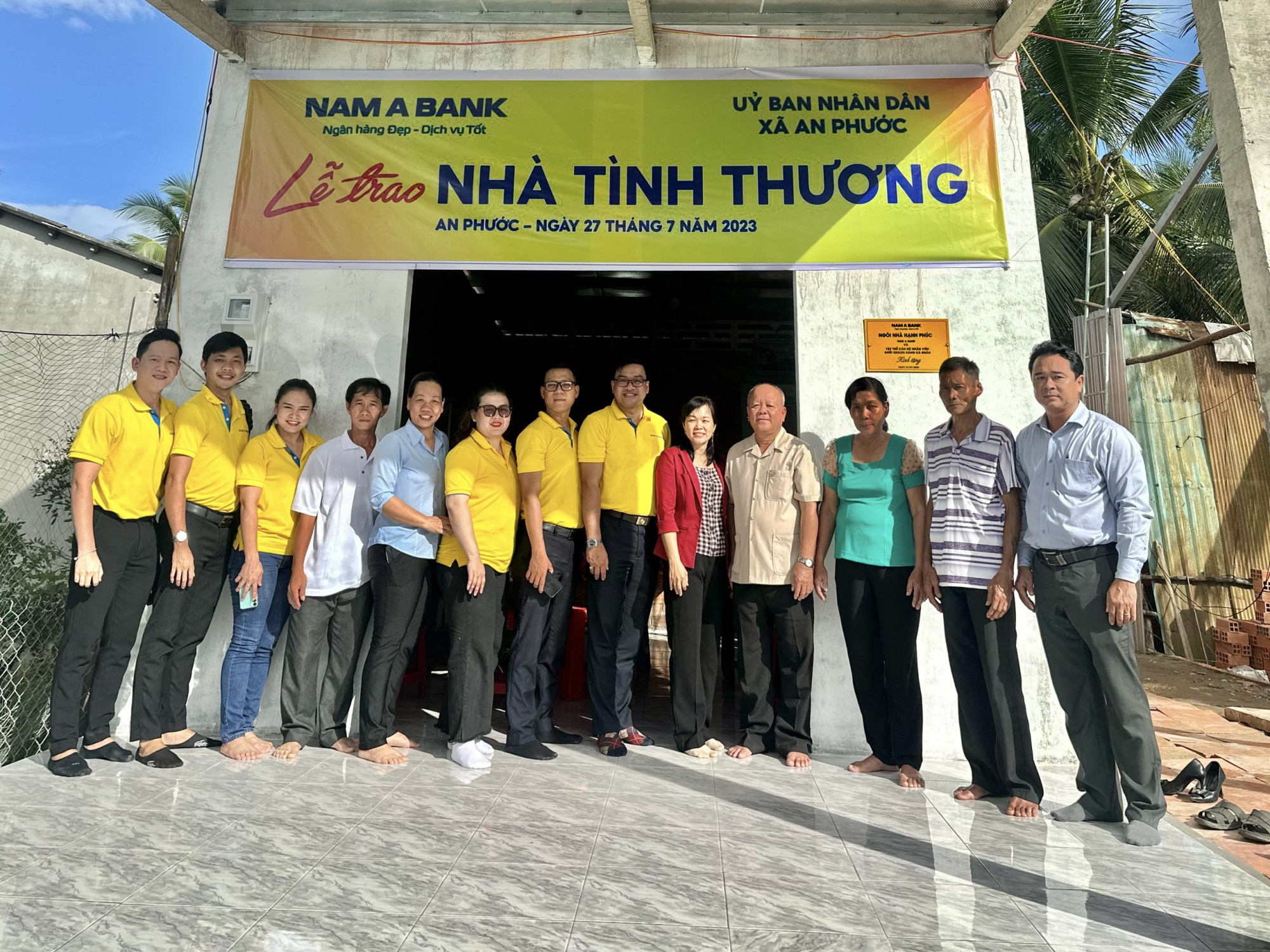 Ước mong về một ngôi nhà vững chắc của ông Tài nay đã thành hiện thực - Ảnh: Nam A Bank