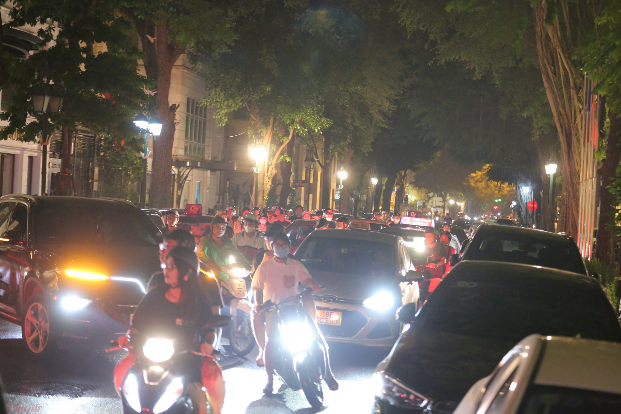 Giao thông tại khu vực khách sạn khách sạn Capella Hà Nội ùn tắc nghiêm trọng