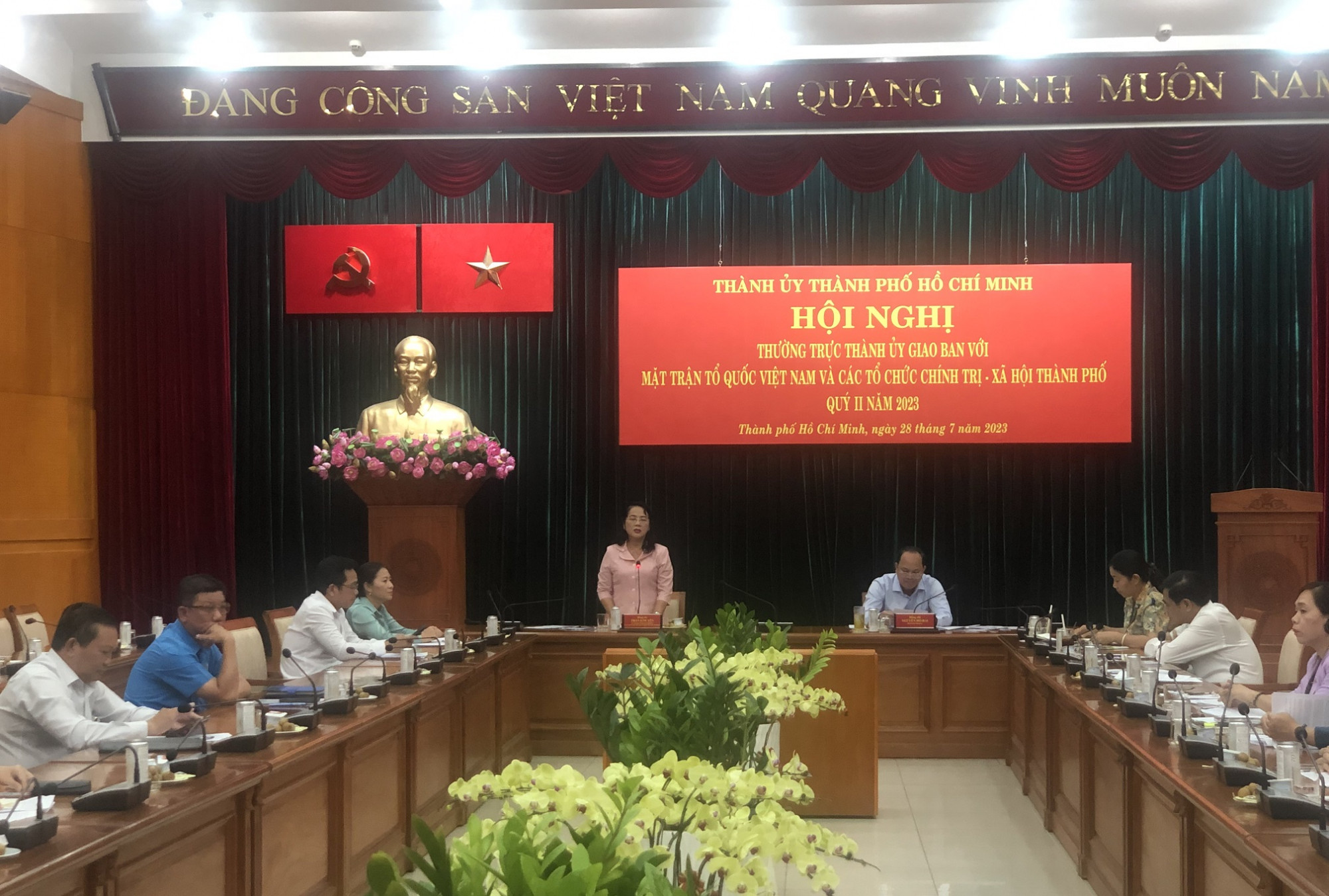 Hội nghị giao ban giữa Thường trực Thành ủy với Đảng đoàn Mặt trận Tổ quốc Việt Nam TPHCM và các tổ chức chính trị - xã hội quý II năm 2023 chiều 28/7 - Ảnh: Quốc Ngọc