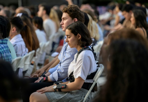 Những người xem hòa nhạc ở New York mặc bộ đồ haptic, giúp chuyển âm nhạc thành những rung động trên cơ thể, được tạo ra cho cộng đồng người khiếm thính