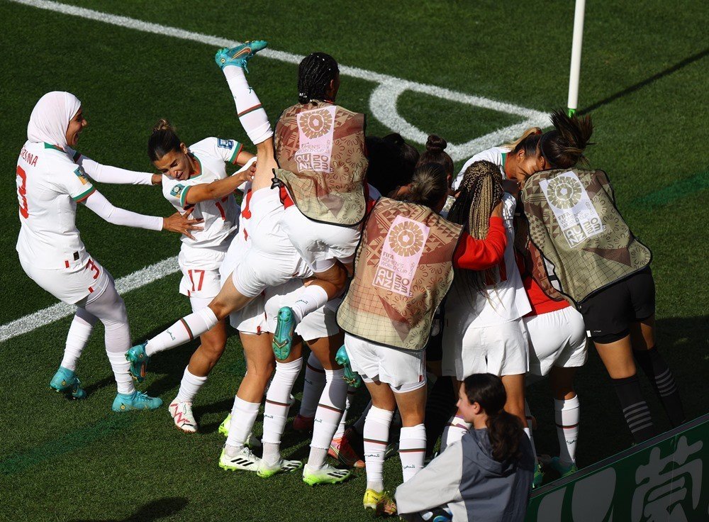 Đội tuyển nữ ăn mừng bàn thắng đầu tiên tại World Cup