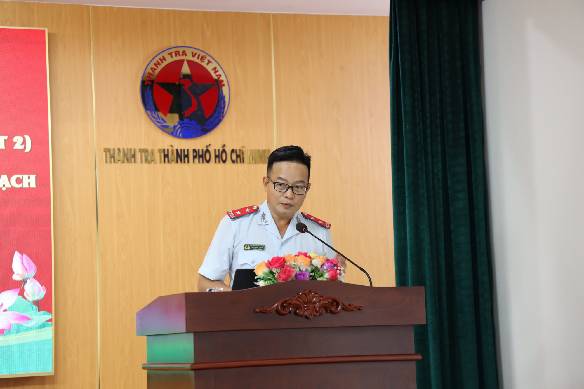 Trưởng phòng Thanh tra phòng, chống tham nhũng Trịnh Minh Vương triển khai Quyết định số 364/QĐ-UBND của UBND TPHCM về việc phê duyệt kế hoạch xác minh tài sản, thu nhập năm 2023 - Ảnh: TTBC