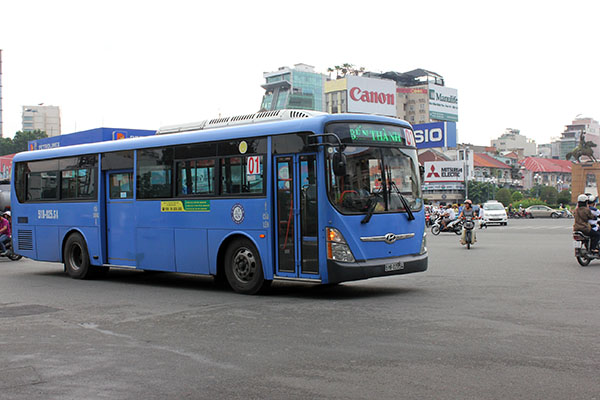 TP.HCM đang sử dụng một số xe buýt chạy bằng khí nén thiên nhiên CNG - Ảnh: Lê Quân