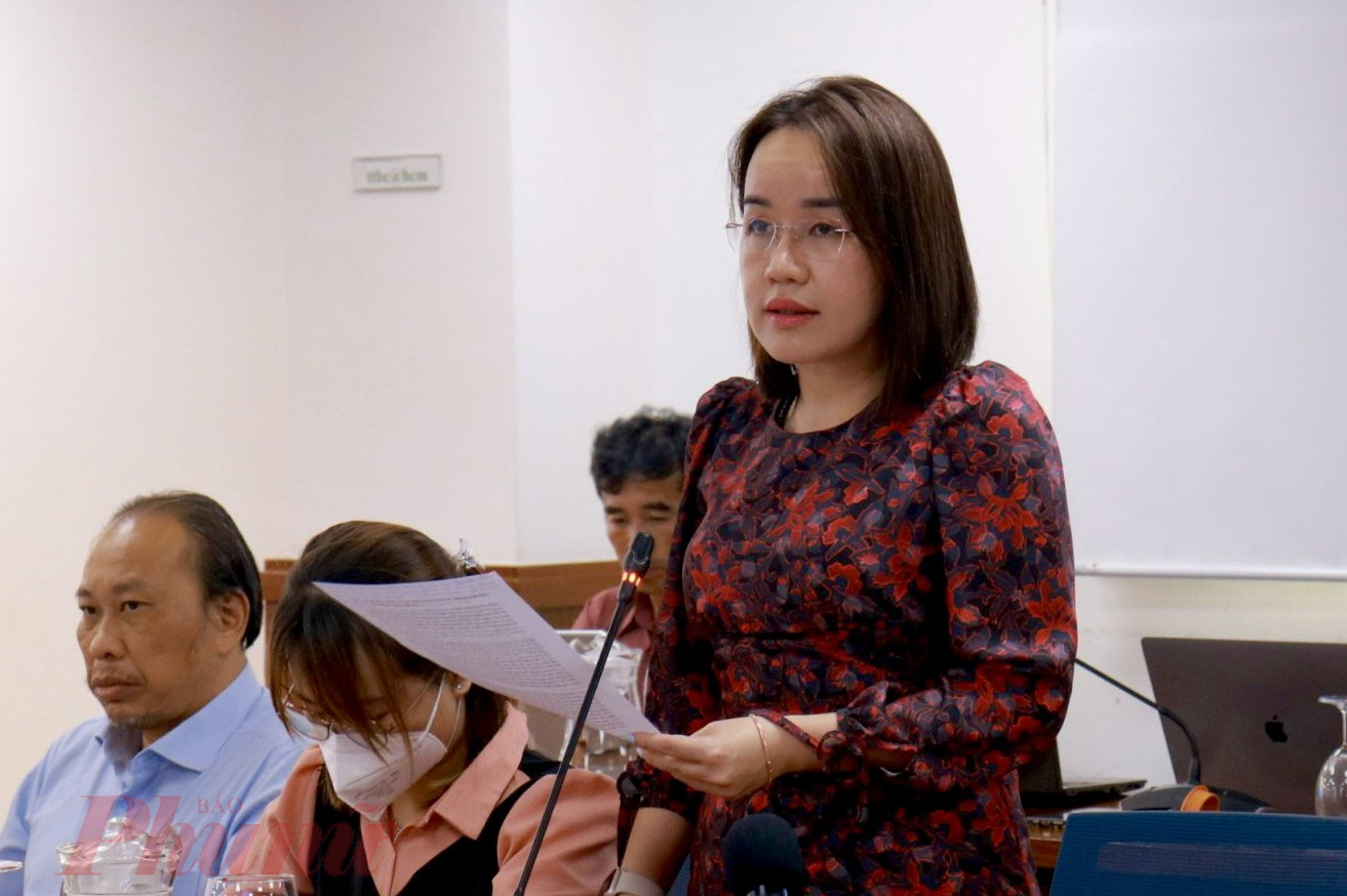 Bà Lê Thiện Quỳnh Như - Chánh văn phòng Sở Y tế TPHCM tại cuộc họp chiều 3/8