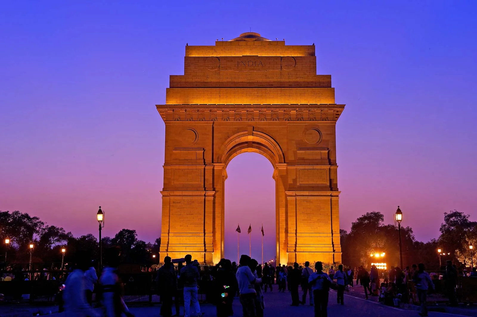 Delhi, gọi chính thức là Lãnh thổ Thủ đô Quốc gia Delhi, là lãnh thổ thủ đô của Ấn Độ. Trong thời kỳ Ấn Độ thuộc Anh, Delhi là bộ phận của tỉnh Punjab và duy trì liên kết lịch sử và văn hóa với khu vực Punjab và Doab.