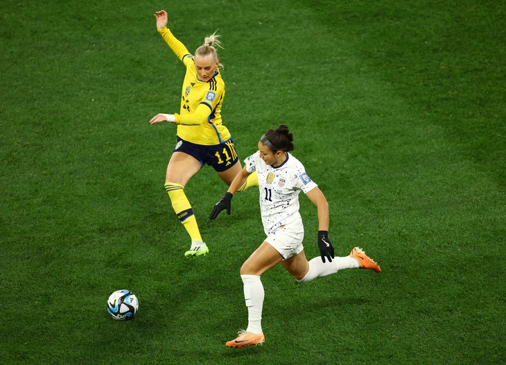 Các cô gái Thụy ĐIển chiến đấu kiên cường trước sức ép lớn - Ảnh FIFA