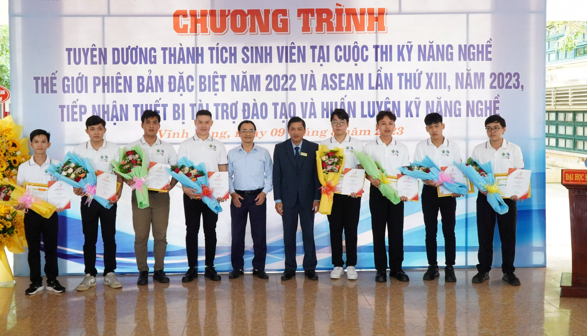 Tuyên dương sinh viên đạt thành tích kỳ thi kỹ năng nghề Asean và Thế giới - Ảnh: An Lâm