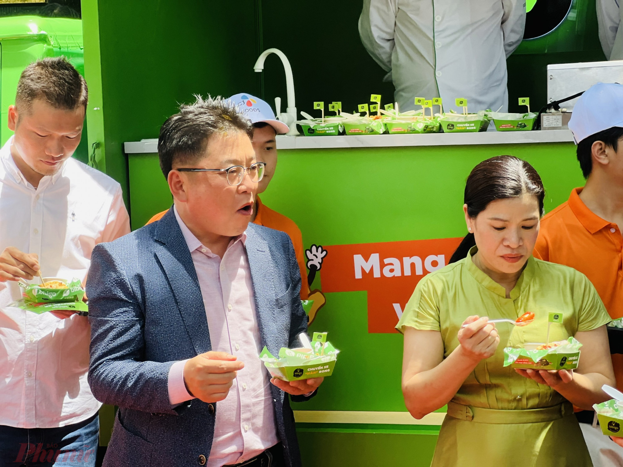 Theo đại diện CJ Foods việc phát triển các chuyến xe 'Hàn' rong sẽ giúp đa dạng cách tiếp cận ẩm thực đặc biệt của giới trẻ Việt Nam, cũng như giúp đa dạng các loại hình ẩm thực đường phố của Việt Nam.