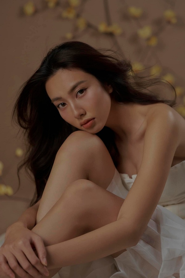 Thùy Tiên xinh đẹp rạng ngời trong bộ ảnh mừng sinh nhật