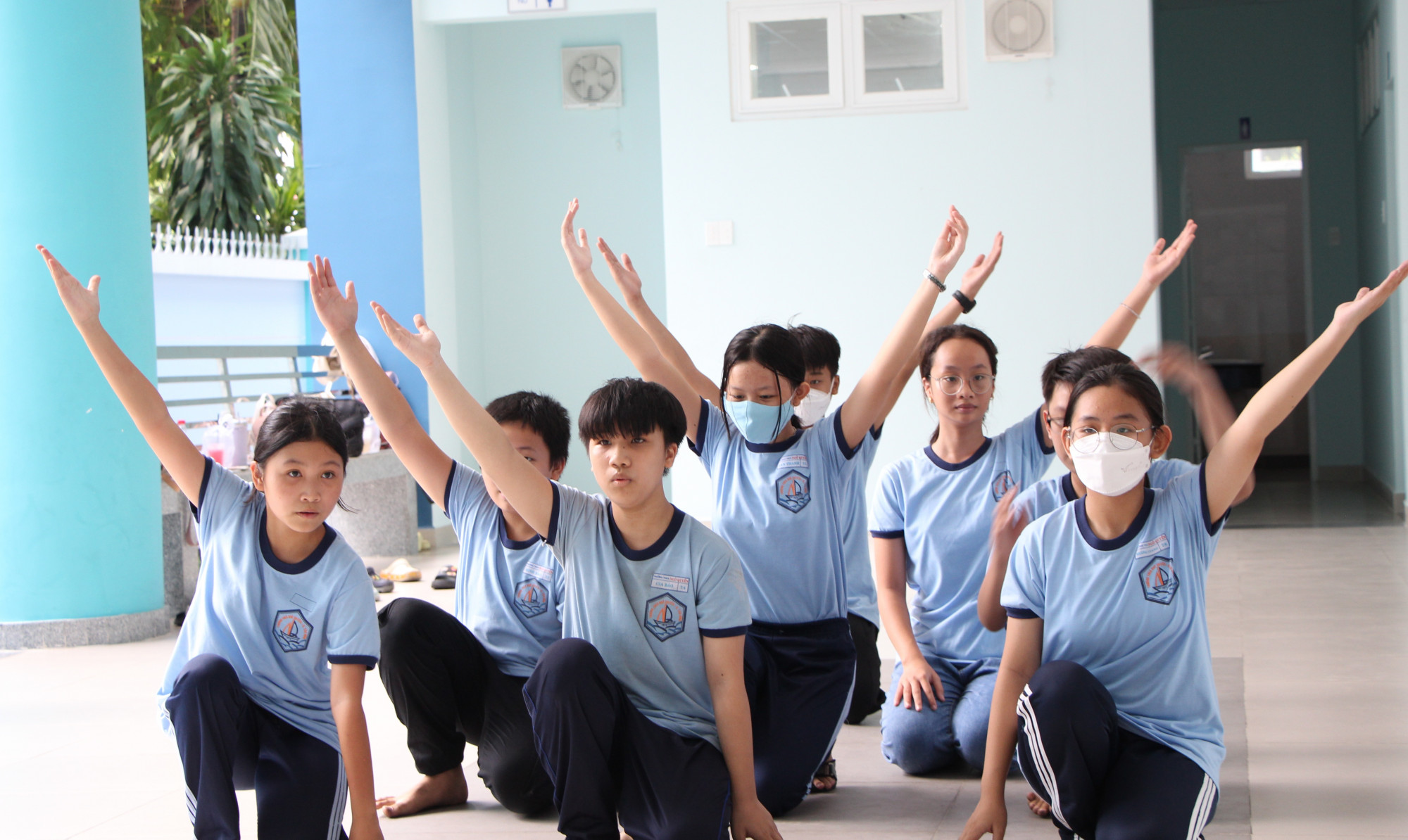Học sinh Trường THCS Ngô Quyền (quận Tân Bình) nhân đôi niềm vui trong khai giảng năm học mới