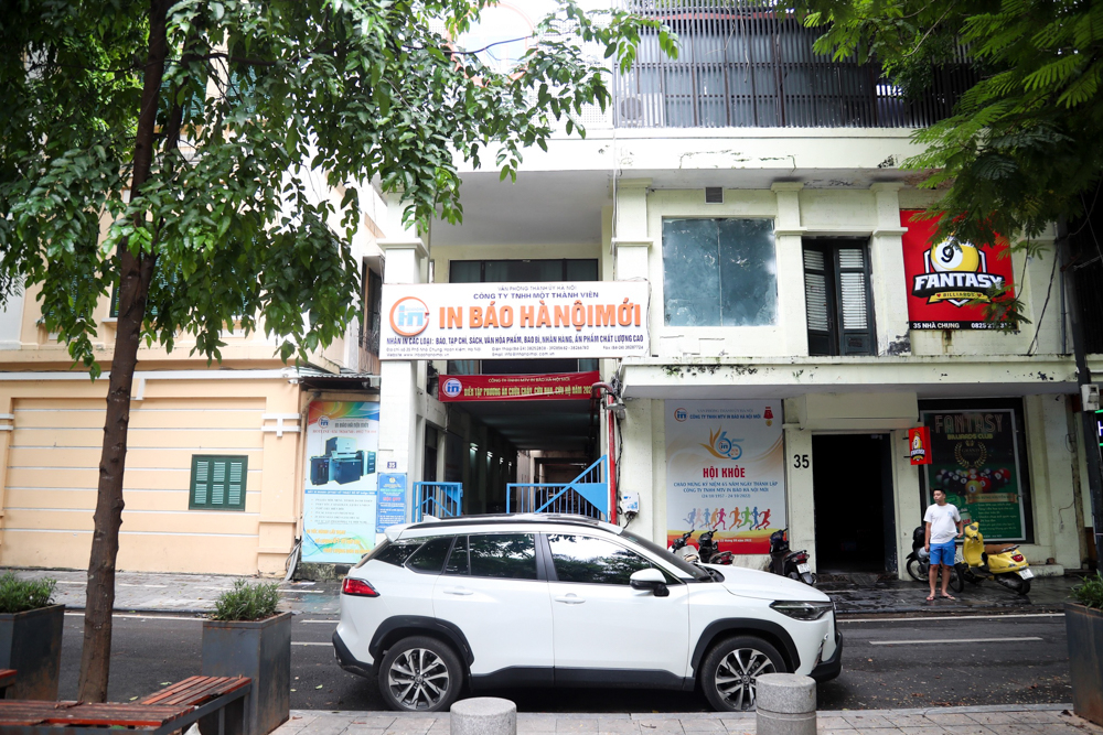 Công ty TNHH MTV In báo Hà Nội Mới, địa chỉ tại 35 Nhà Chung, diện tích hơn 1.800m2 là 1/2 cơ sở nhà đất thuộc quận Hoàn Kiếm phải di dời