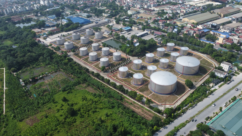  Tổng kho xăng dầu Đức Giang tại 26 phố Đức Giang nằm trong kế hoạch di dời