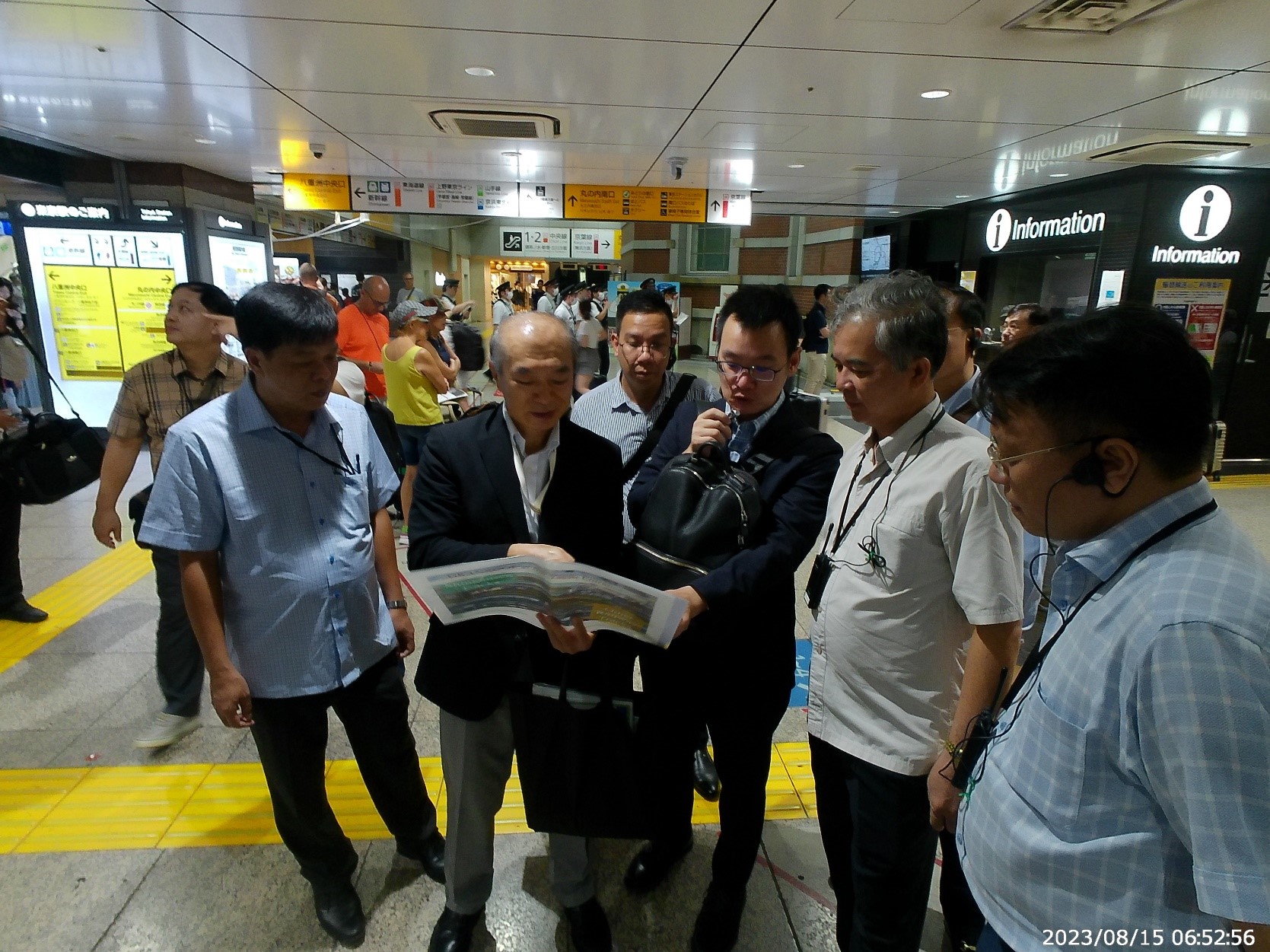 Đoàn đại biểu TPHCM đi thực địa và trao đổi kinh nghiệm, kiến thức công tác PCCC-CNCH tại Nhà ga trung tâm Tokyo và các khu vực ngầm xung quanh - Ảnh: Đ.B.