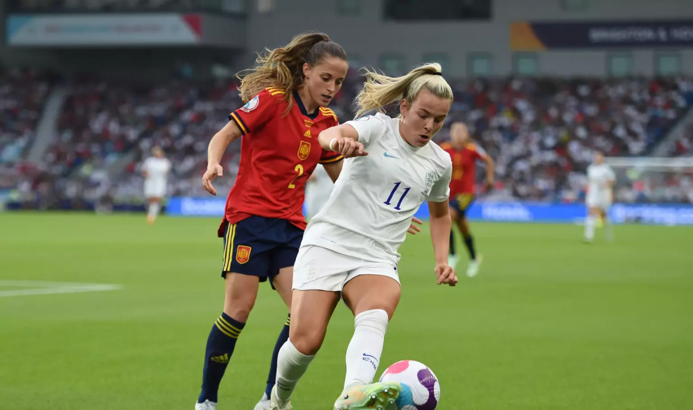 Các cô gái Tây Ban Nha nhiều khả năng sẽ gặp khó trước lối chơi kín kẽ của tuyển Anh - Ảnh FIFA