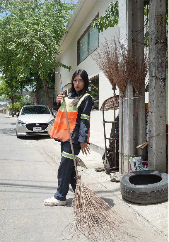 Ngày càng có nhiều người thuộc tầng lớp lao động bình dân ở Thái Lan lựa chọn mạng xã hội để nói lên tiếng nói của mình - Ảnh: Tan Tam Mei/ST 