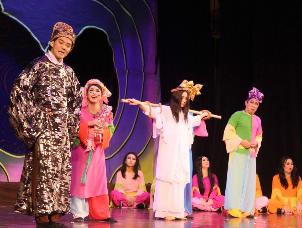 Sân khấu Thiên Đăng có sự góp mặt của nhiều gương mặt gắn bó lâu năm với sân khấu IDECAF