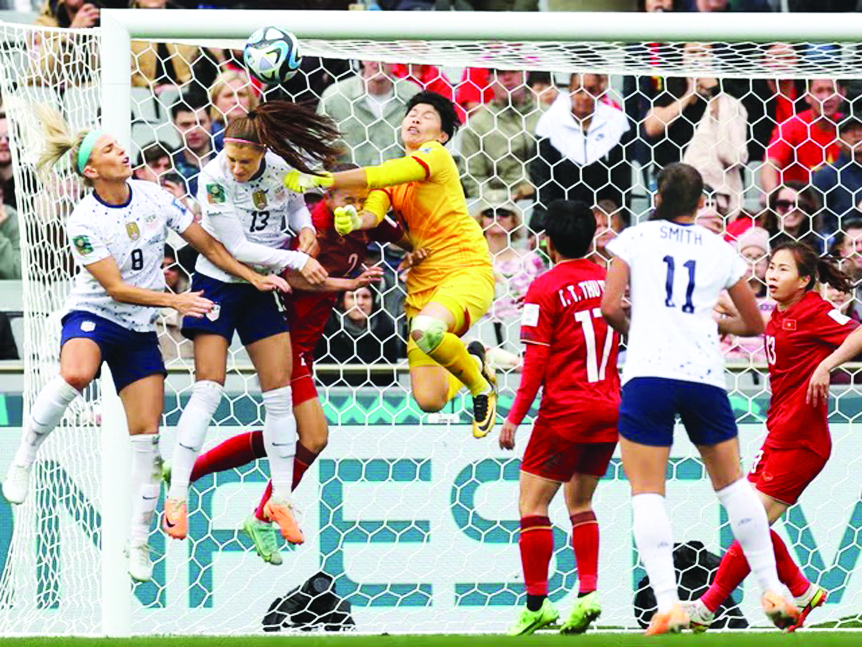 Bóng đá nữ Việt Nam sẽ được đầu tư phát triển bằng chính sách phù hợp, đồng bộ (trong ảnh: Đội tuyển Việt Nam trong trận thua Mỹ 0-3 tại World Cup 2023) - Nguồn ảnh: AP