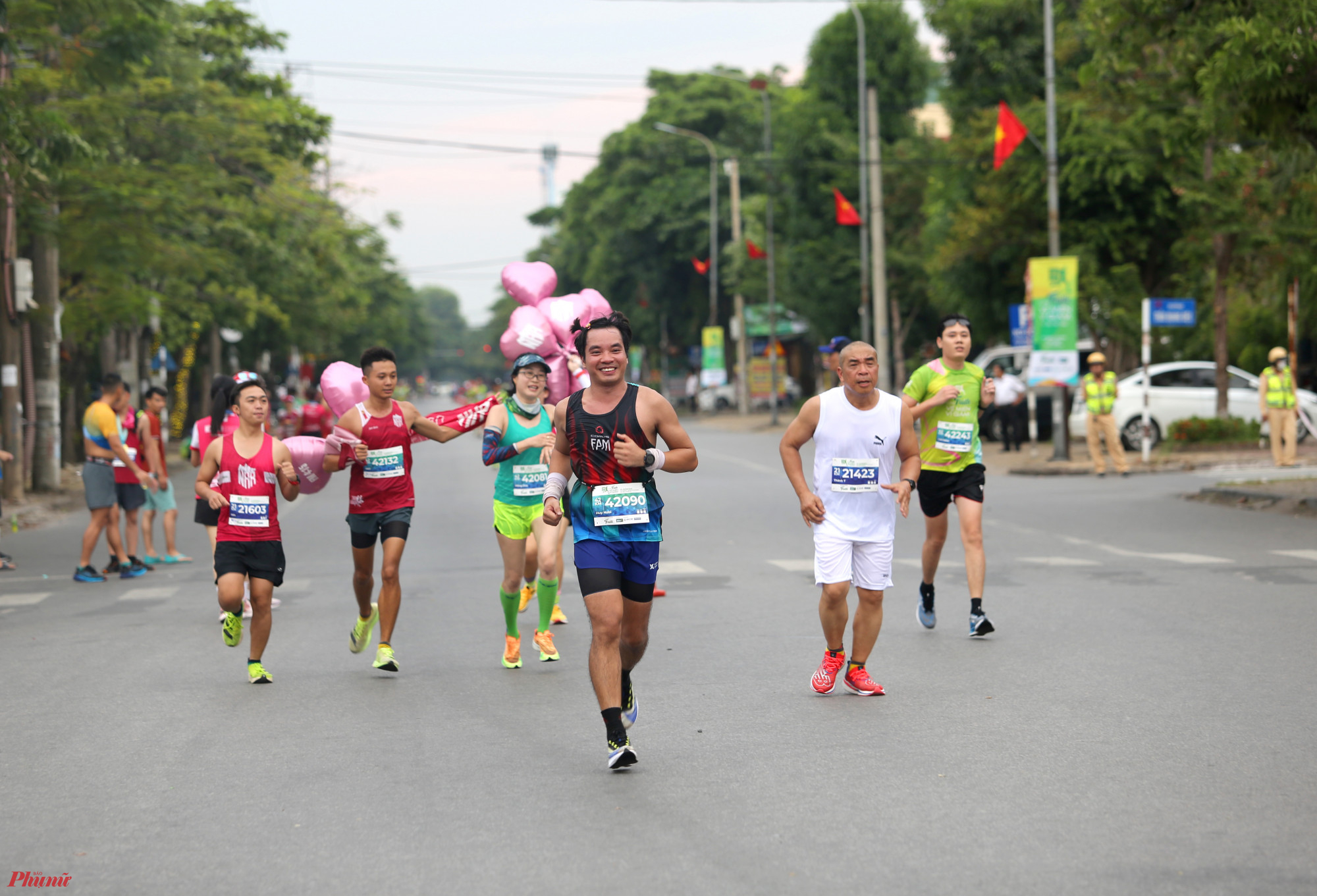 Sau lễ khai mạc, rạng sáng 20/8, các vận động viên bắt đầu tranh tài ở 4 cự ly: 42km, 21km, 10km và 5km. Trong đó, đường đua chặng 42km được bắt đầu tranh tài từ lúc 3g30 sáng 20/8.