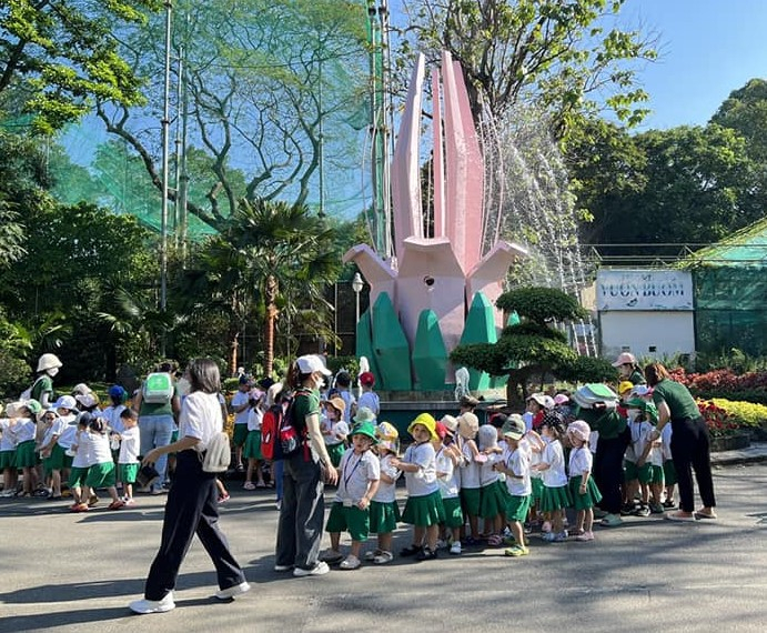 Hàng năm, Thảo Cầm Viên Sài Gòn đón hơn 1 triệu lượt khách, khoảng hơn 100.000 học sinh - sinh viên, đến tham quan