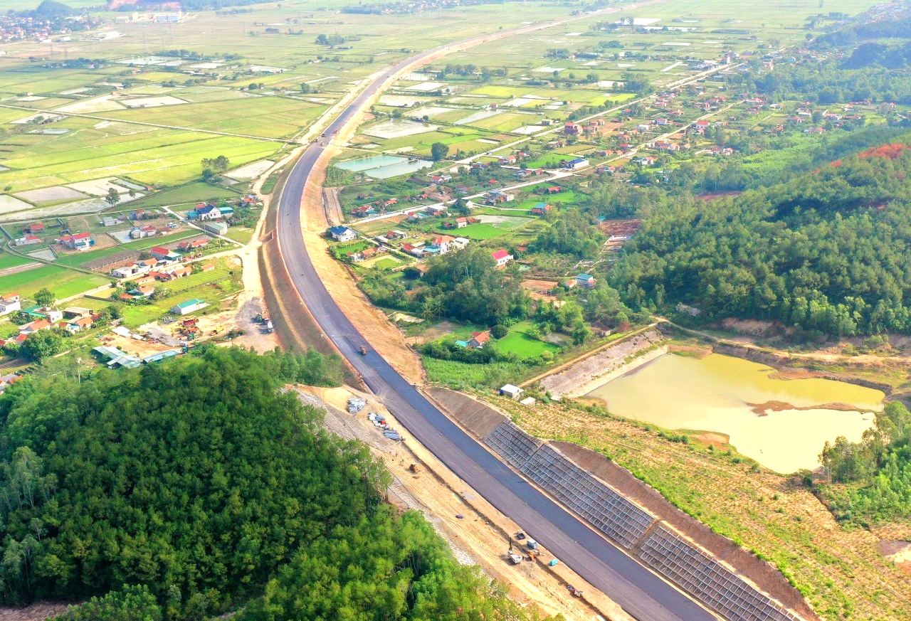 Dự án cao tốc Nghi Sơn - Diễn Châu đã hoàn thành 97% giá trị khối lượng - Ảnh: Khánh Trung