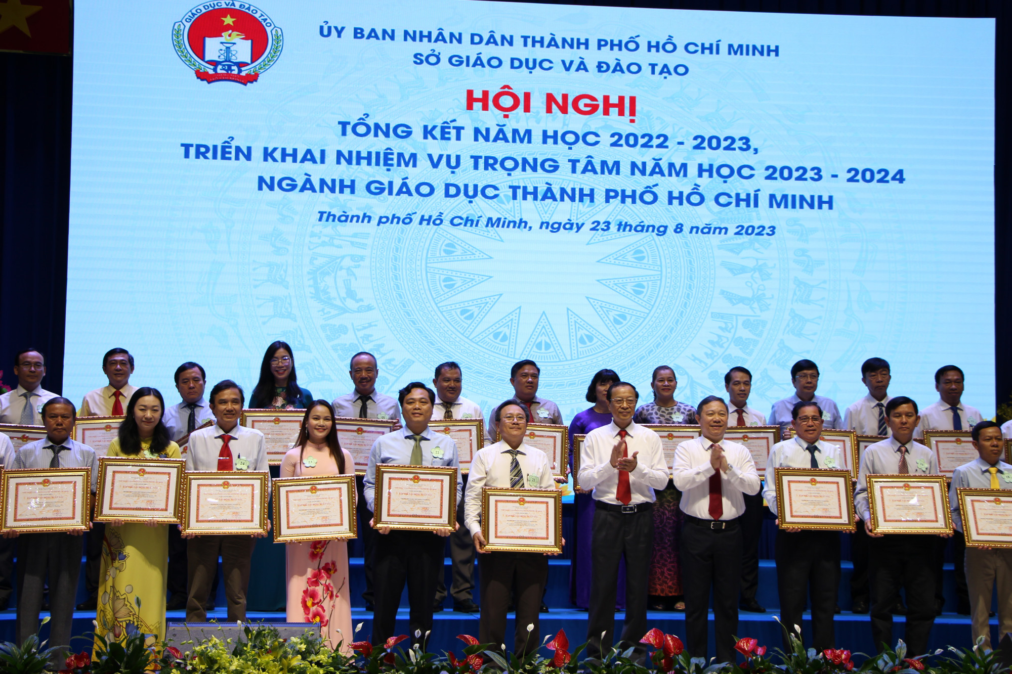 Các tập thể trường học lao động xuất sắc năm học 2022-2023 được khen thưởng 