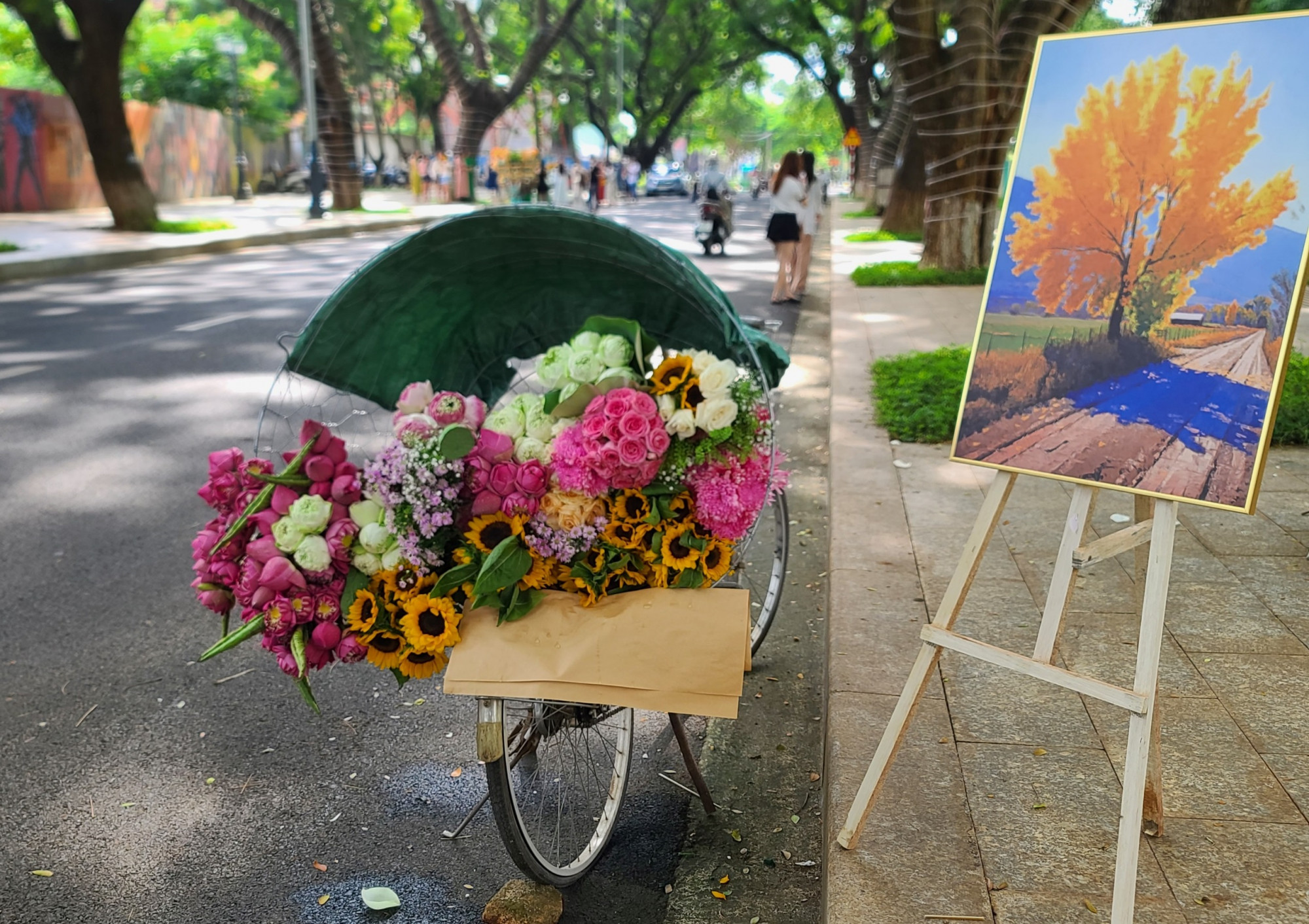 phố đi bộ trên đường Phan Đình Giót (phường Tân Tiến, TP. Buôn Ma Thuột) để phục vụ nhu cầu check-in, chụp ảnh lưu niệm của mọi người, đặc biệt là giới trẻ. 