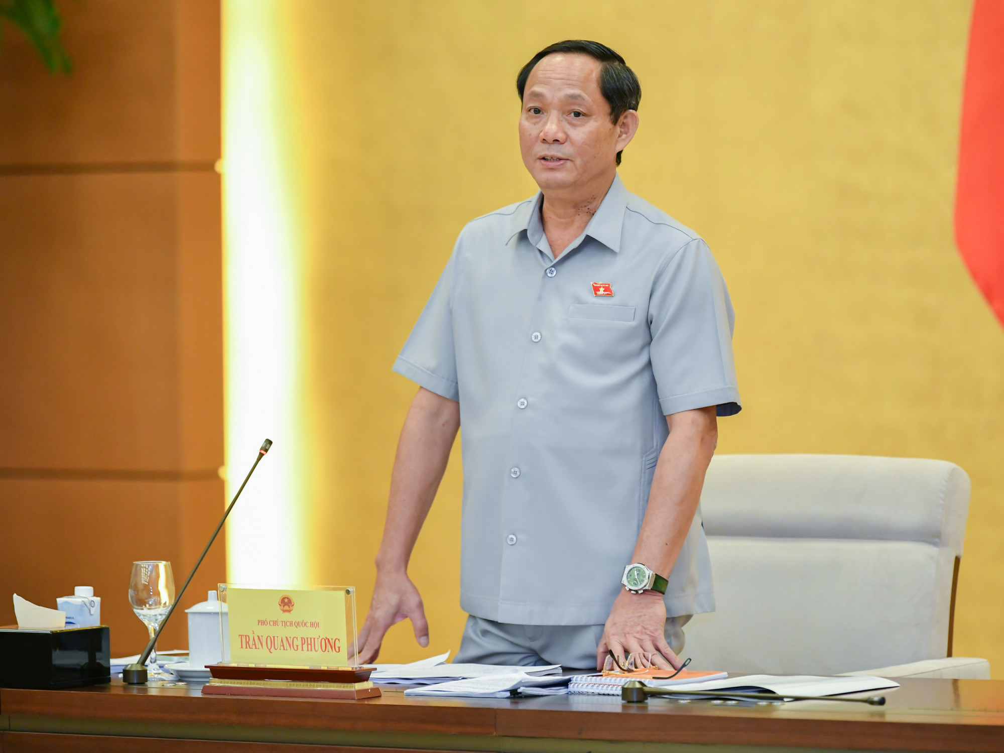Phó Chủ tịch Quốc hội Trần Quang Phương cho rằng, Tổng Liên đoàn Lao động Việt Nam không nên ôm việc hành chính vào mà tập trung vào nhiệm vụ, chức năng của mình