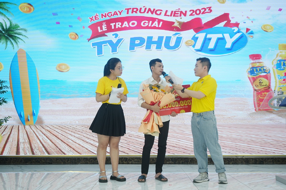 Anh Nguyễn Hoàng Em chia sẻ tại buổi nhận thưởng 1 tỷ đồng từ Tập đoàn Tân Hiệp Phát - Ảnh: Tân Hiệp Phát