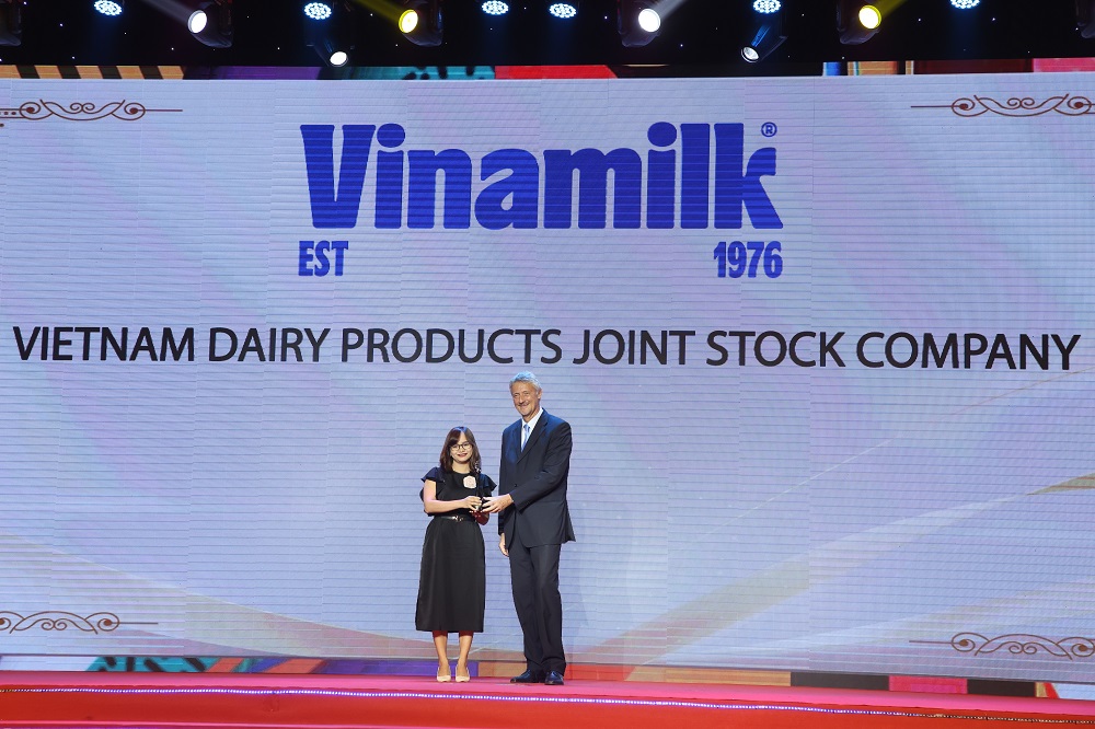 Công ty Vinamilk được vinh danh tại Nơi làm việc tốt nhất châu Á 2023 - Ảnh: Vinamilk