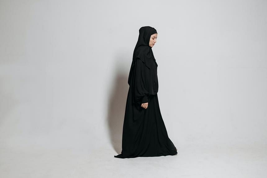 Trang phục abaya thường được phụ nữ Hồi giáo sử dụng.