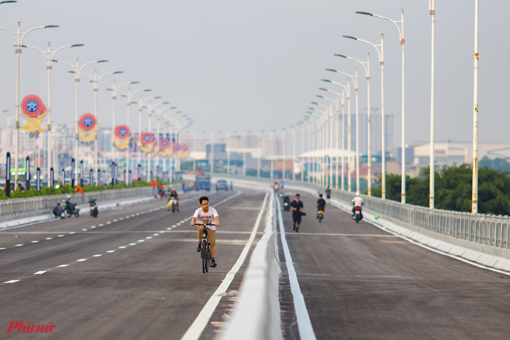 Sau khi hoàn thành giai đoạn 2, cầu Vĩnh Tuy sẽ là cầu có chiều rộng mặt cắt ngang lớn nhất Hà Nội với 8 làn xe ô tô (40m).