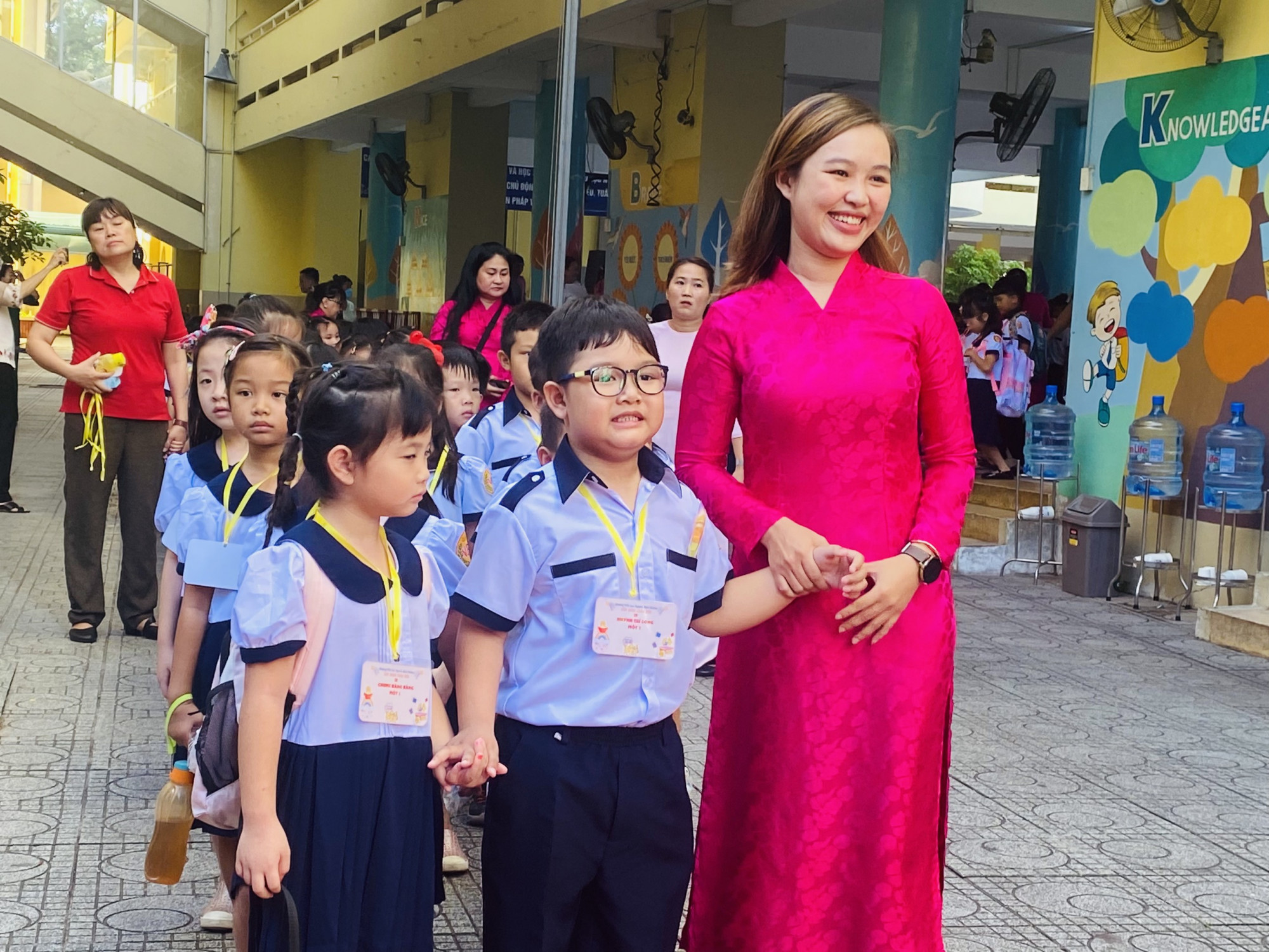 Tình trạng hồ sơ ảo là một trong những nguyên nhân khiến tình trạng thiếu giáo viên càng thêm thiếu ở các quận, huyện