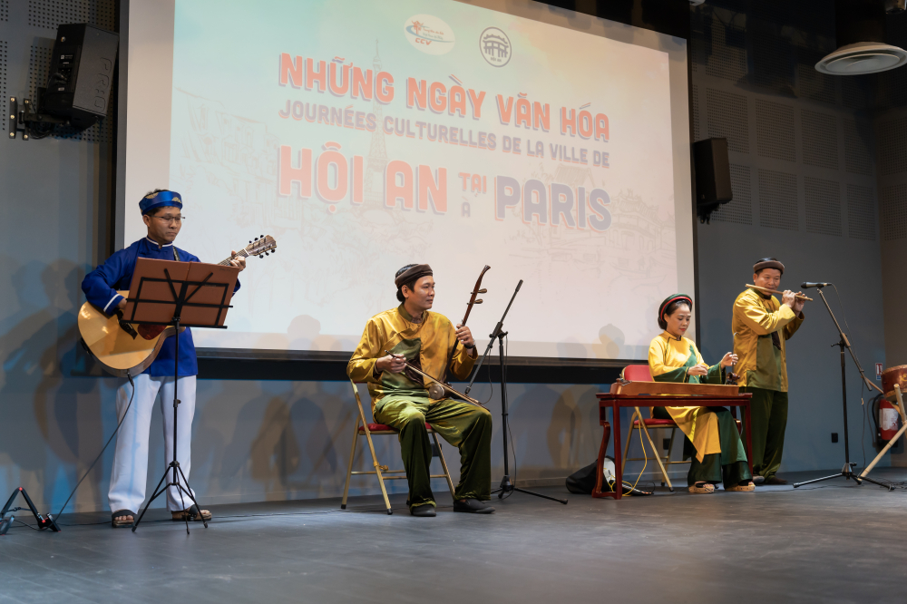 Chương trình diễn trong 2 ngày 29 và 30 tháng 8 năm 2023 tại Trung tâm Văn hóa Việt Nam tại Pháp (Số 19 đường Albert, Paris) với các hoạt động phong phú, mang lại cho khán giả những trải nghiệm hấp dẫn.