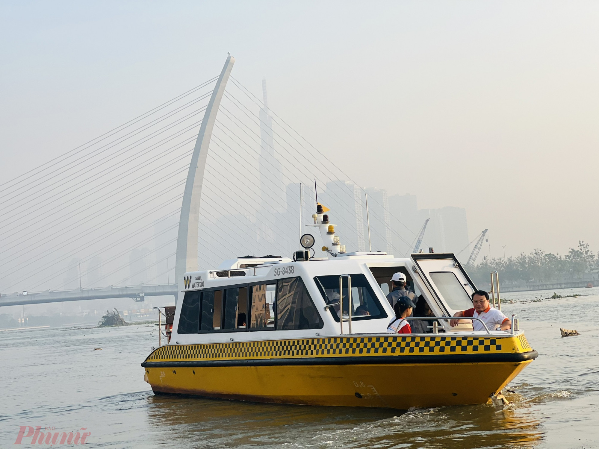 buýt trên sông độc đáo này vẫn là hoạt động du lịch được ưa chuộng trên sông Sài Gòn.