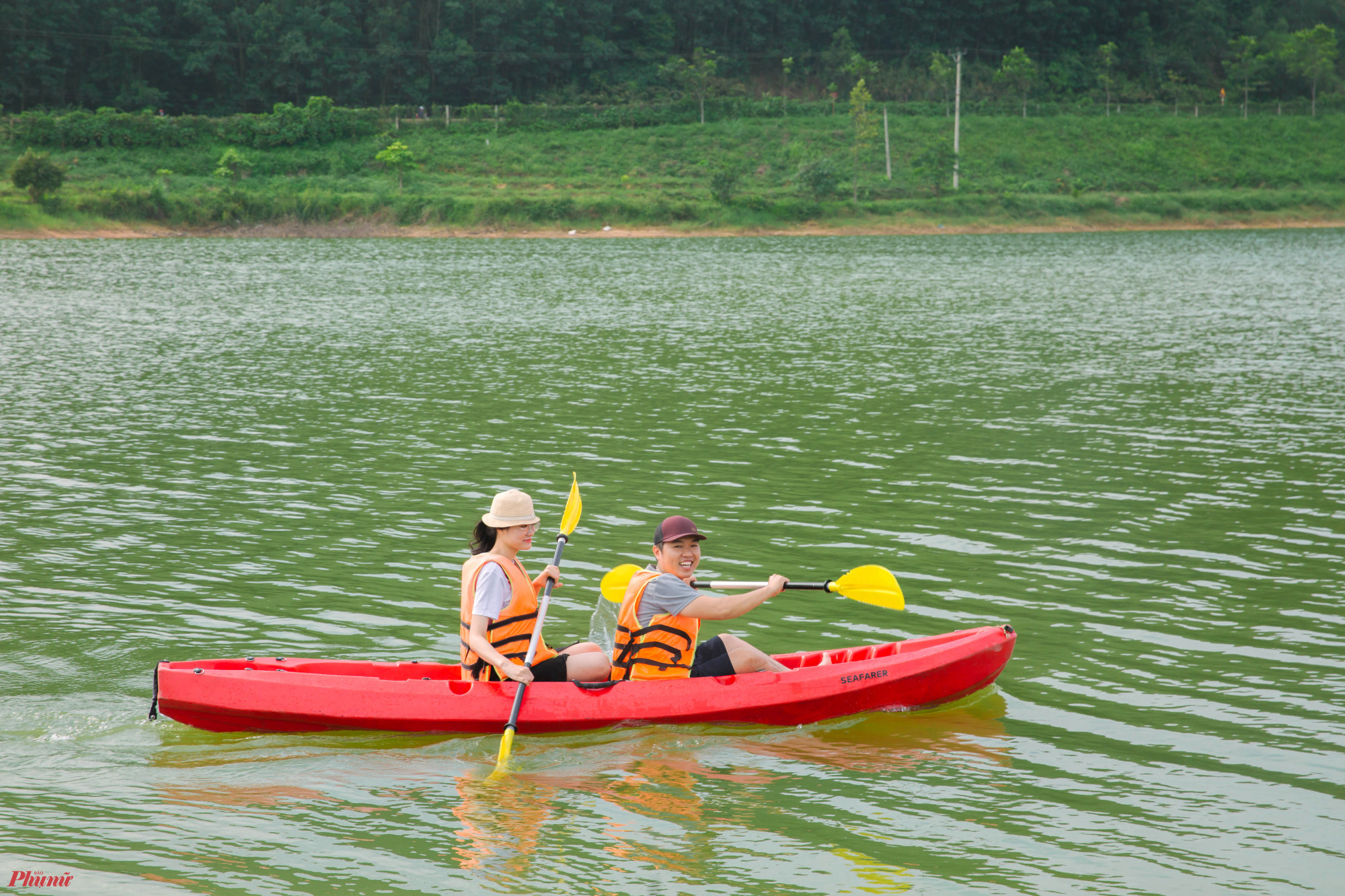 Ngoài nhiệm vụ điều tiết nước, hồ Hòn Mát được một doanh nghiệp thuê lại mặt nước để phát triển du lịch. 