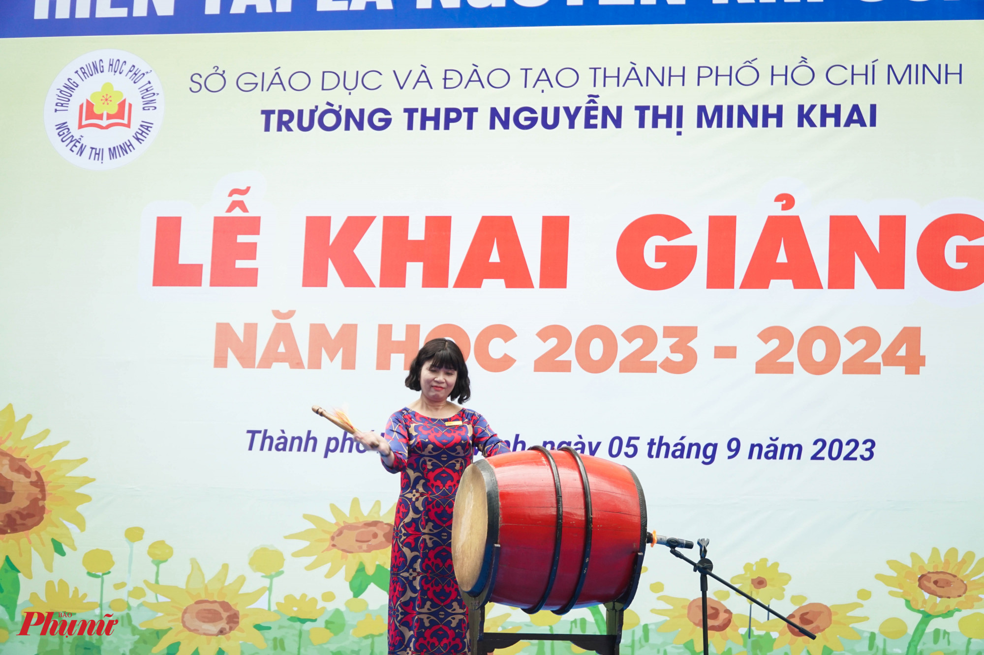 Bà Nguyễn Thị Hồng Chương, Hiệu trưởng Trường THPT Nguyễn Thị Minh Khai