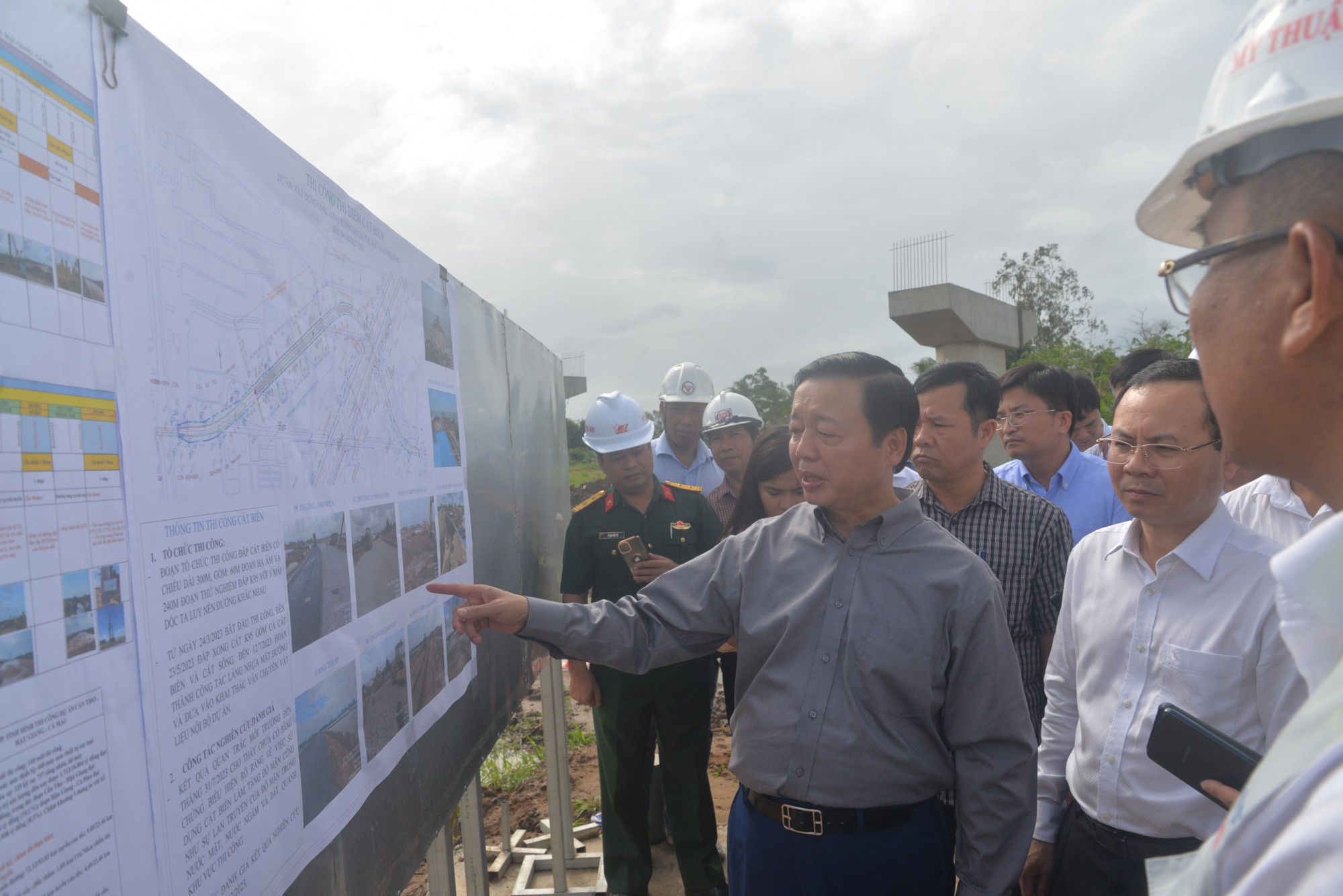 Phó thủ tướng Trần Hồng Hà kiểm tra tiến độ cao tốc Cần Thơ- Hậu Giang- Cà Mau
