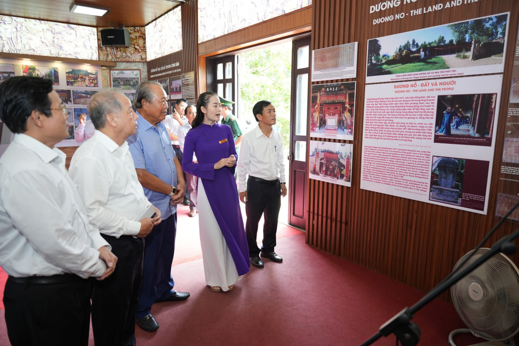 Nguyên Phó Thủ tướng Thường trực Chính phủ Trương Hòa Bình thăm làng Dương Nổ nơi ghi dấu ấn tuổi thơ Bác Hồ cùng gia đình sinh sống tại đây
