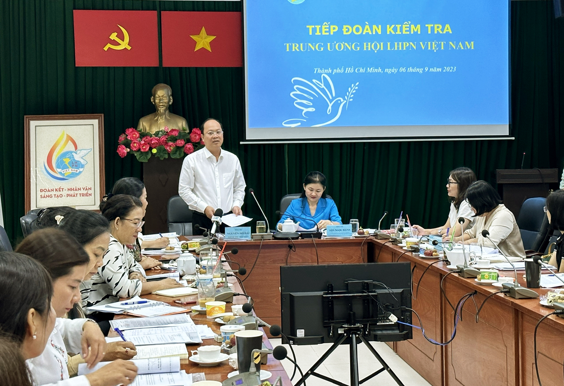 Ông Nguyễn Hồ Hải - Phó bí thư Thành ủy TPHCM - phát biểu tại buổi làm việc 