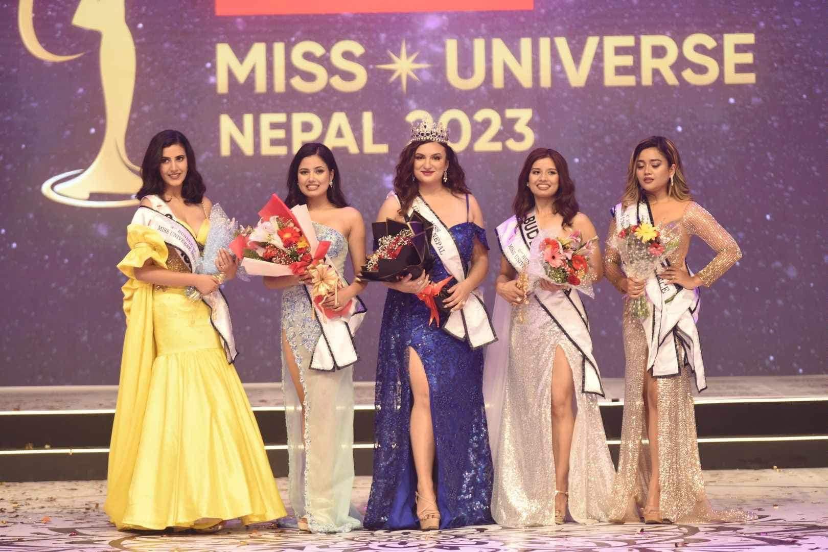 Jane Dipika Garrett (váy xanh) đăng quang Hoa hậu Hoàn vũ Nepal 2023