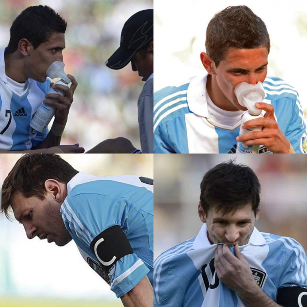 Các cầu thủ Argentina gặp nhiều khó khăn trong trận - Ảnh Internet